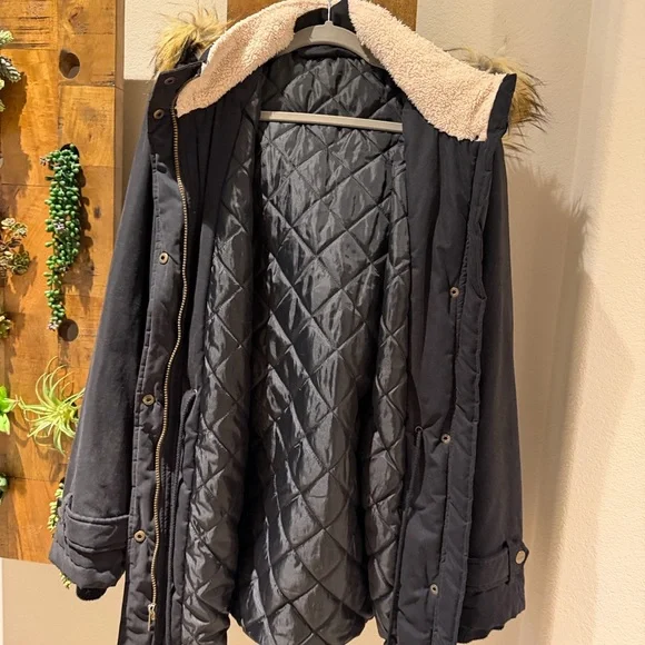 DKNY Quilted Black Jacket - Picture 5 of 8